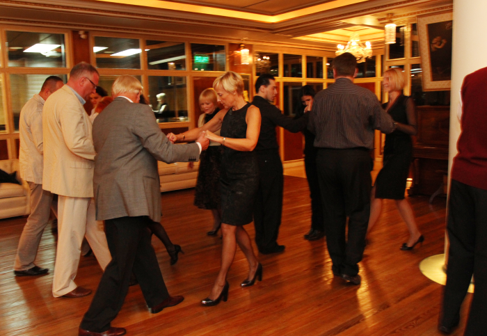 CLASE DE TANGO + TRAGO